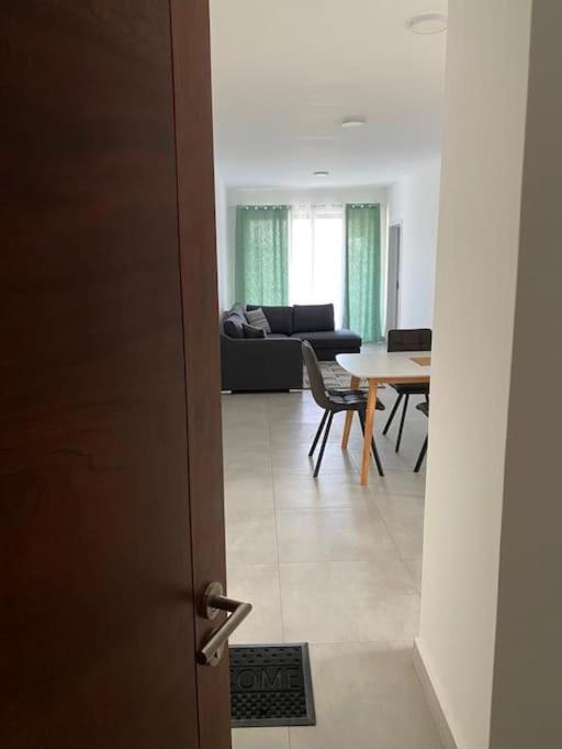 Modern Flat In Flic En Flac-Walk To The Beach Экстерьер фото